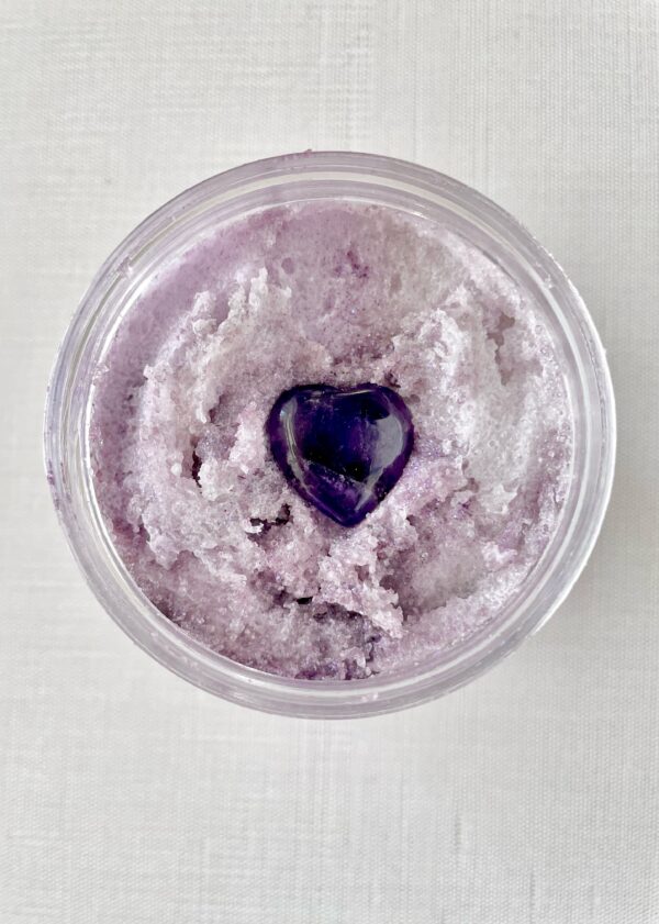 top view of amethyst Lux Suga whip showing texture and quartz heart